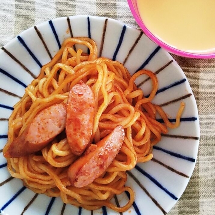 焼きそば麺で簡単ナポリタン